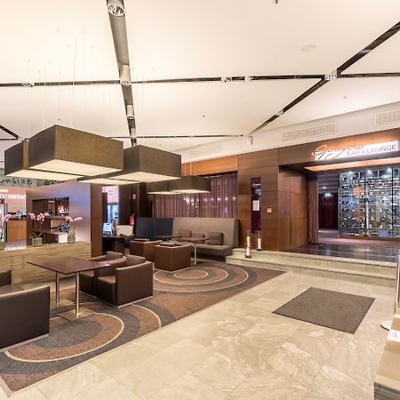 Park Inn By Radisson Berlin Alexanderplatz ภายนอก รูปภาพ Reception of the hotel