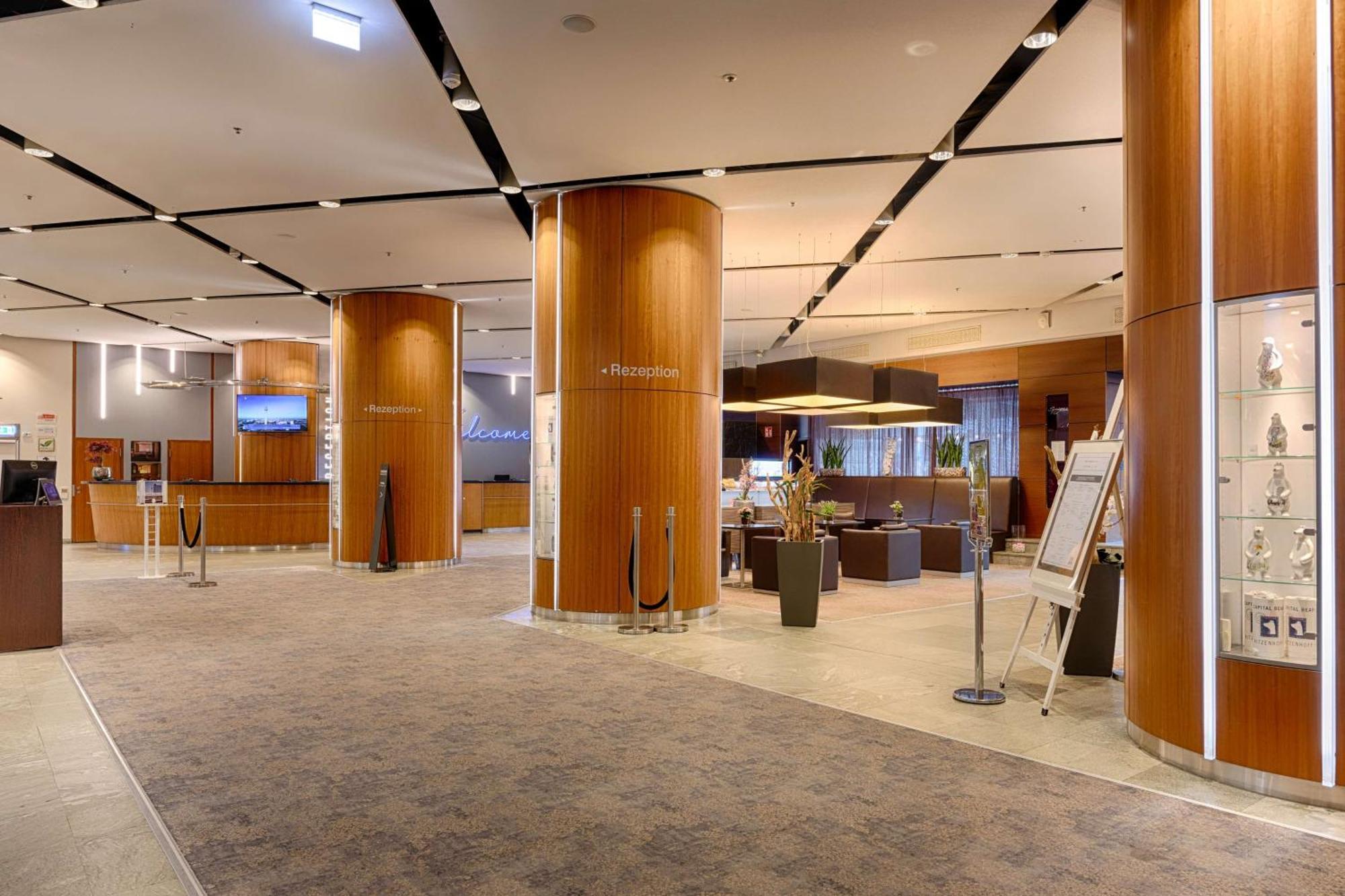 Park Inn By Radisson Berlin Alexanderplatz ภายนอก รูปภาพ Reception