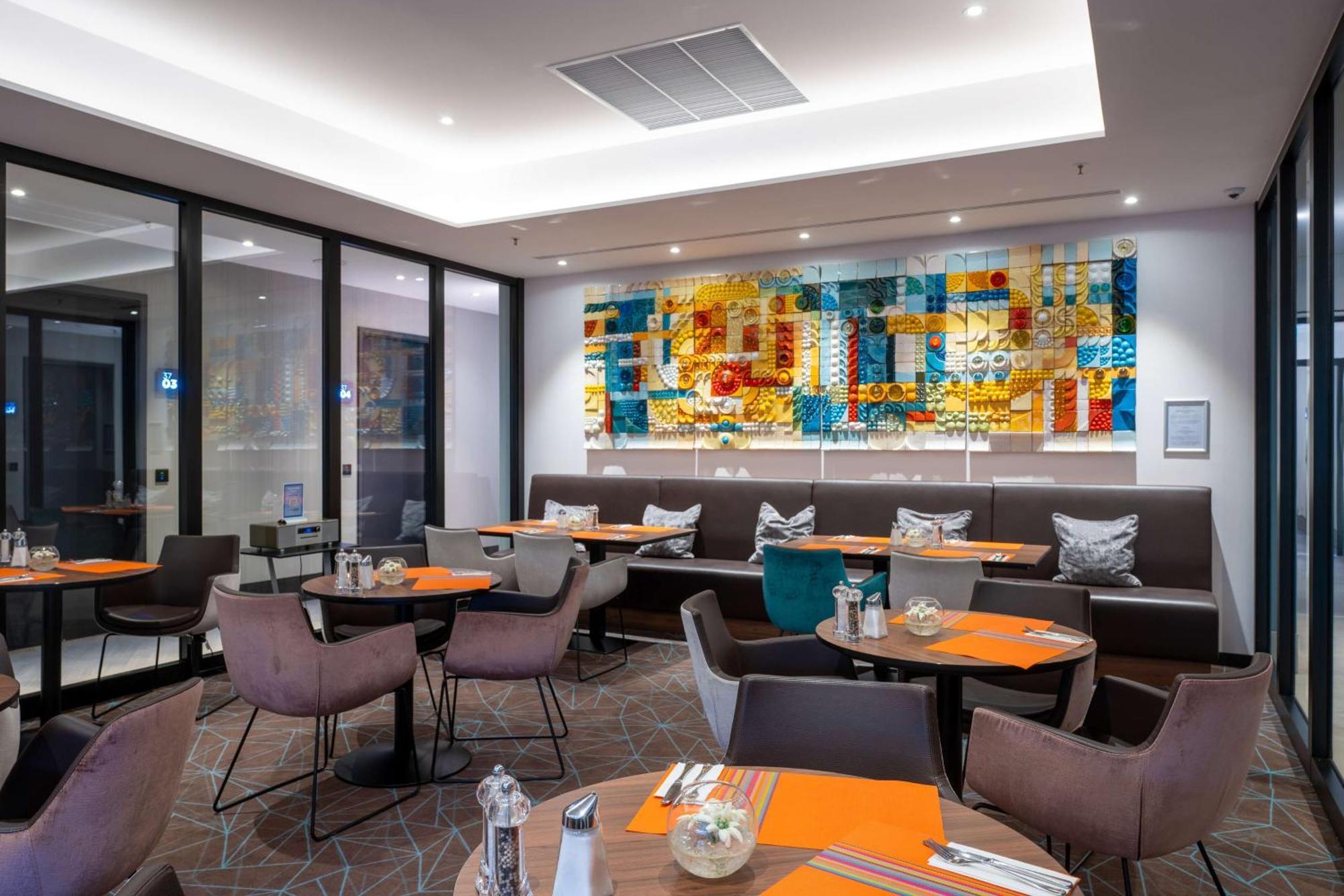 Park Inn By Radisson Berlin Alexanderplatz ภายนอก รูปภาพ The interior of the hotel